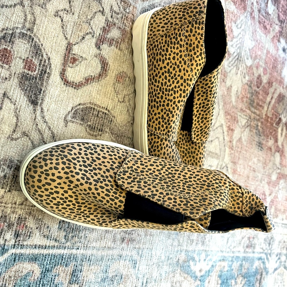 Cheetah print shoes